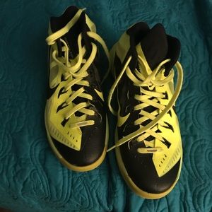 Men's size 8 basketball sneaks